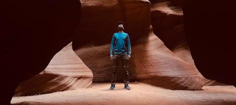 Alone in a pit 