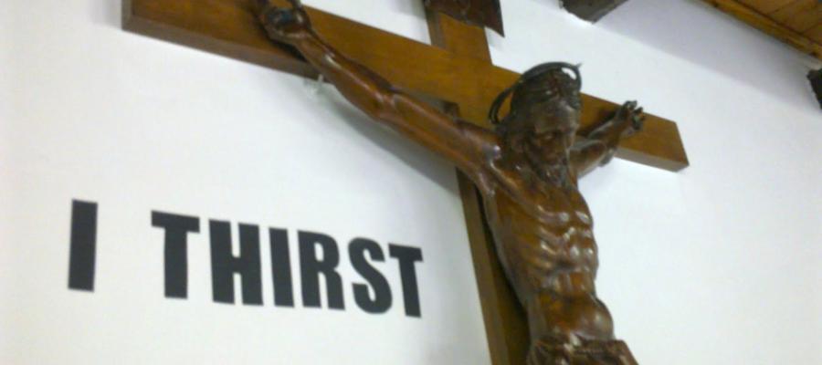 Jesus on the cross thrists for our love